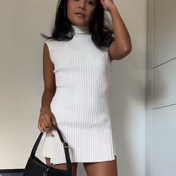 H&M mock neck top - Picture 2 of 2